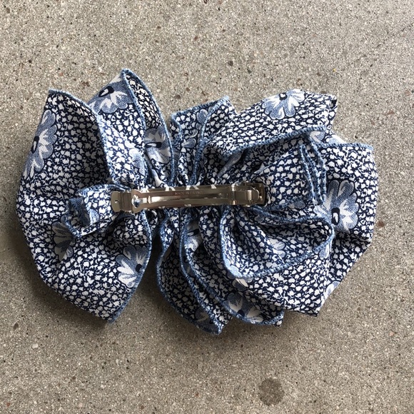 Floral Bow Tie Hair Clip - Picture 3 of 5